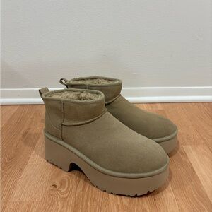 UGG Classic Ultra Mini New Heights platform boot size 9